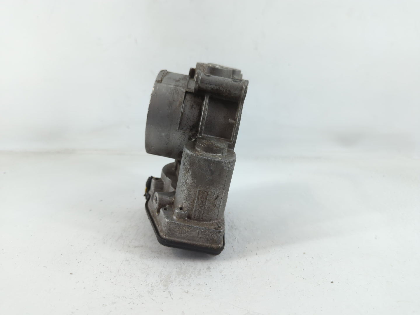 2011-2017 Ford F-150 Throttle Body P/N:F111C-1383 Fits Fits 2011 2012 2013 2014 2015 2016 2017 2018 2019 OEM Used Auto Parts - Oemusedautoparts1.com