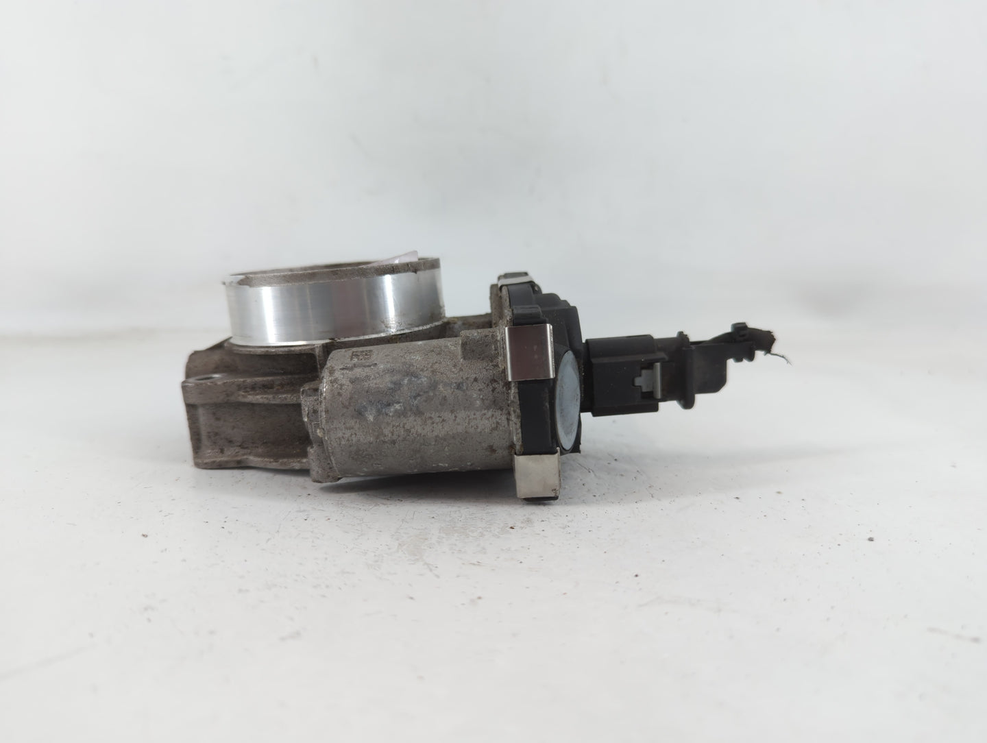 2020 Chevrolet Express 2500 Throttle Body P/N:12676296AA Fits Fits 2016 2017 2018 2019 2021 2022 OEM Used Auto Parts - Oemusedautoparts1.com