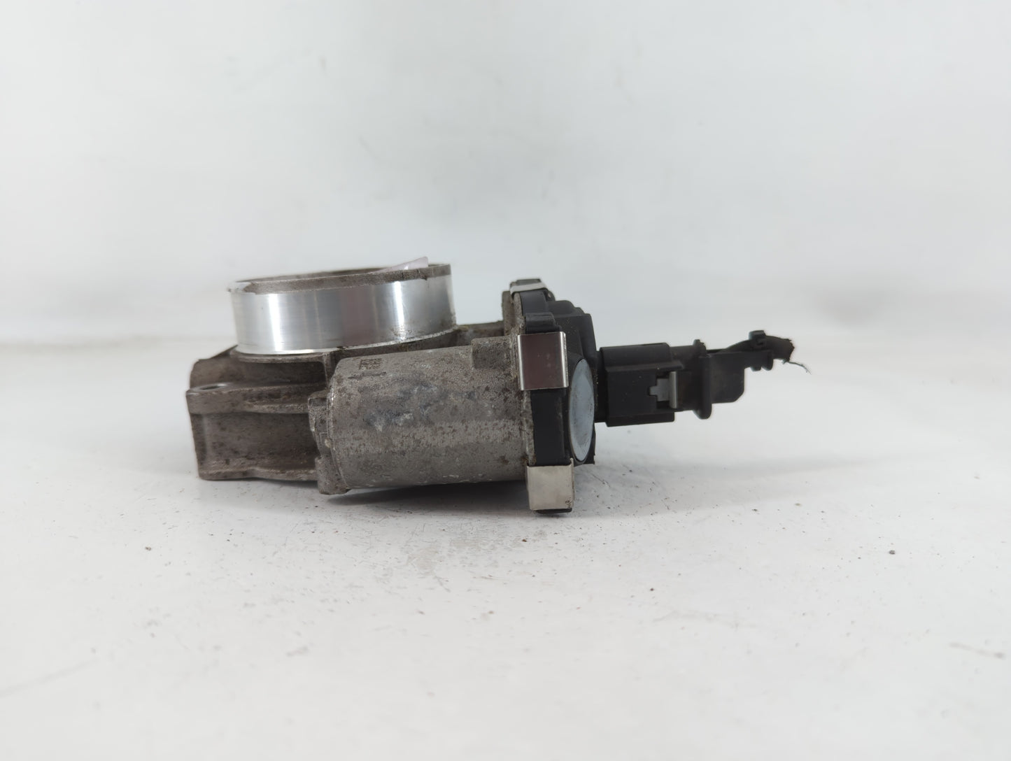 2020 Chevrolet Express 2500 Throttle Body P/N:12676296AA Fits Fits 2016 2017 2018 2019 2021 2022 OEM Used Auto Parts - Oemusedautoparts1.com