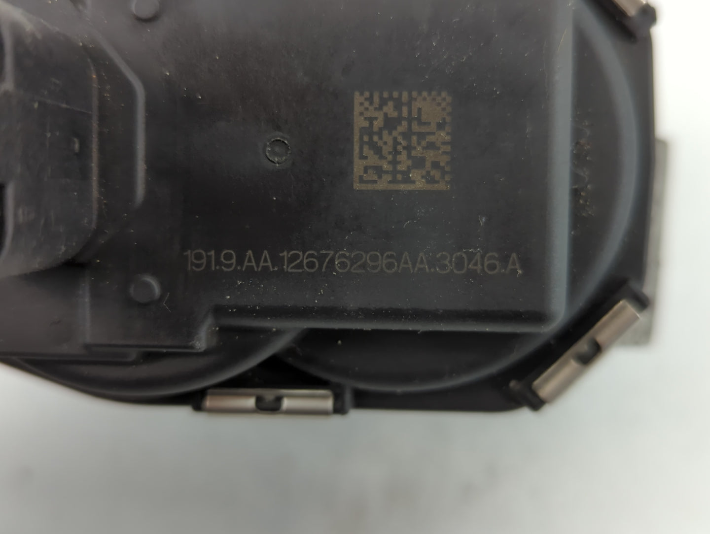 2020 Chevrolet Express 2500 Throttle Body P/N:12676296AA Fits Fits 2016 2017 2018 2019 2021 2022 OEM Used Auto Parts - Oemusedautoparts1.com