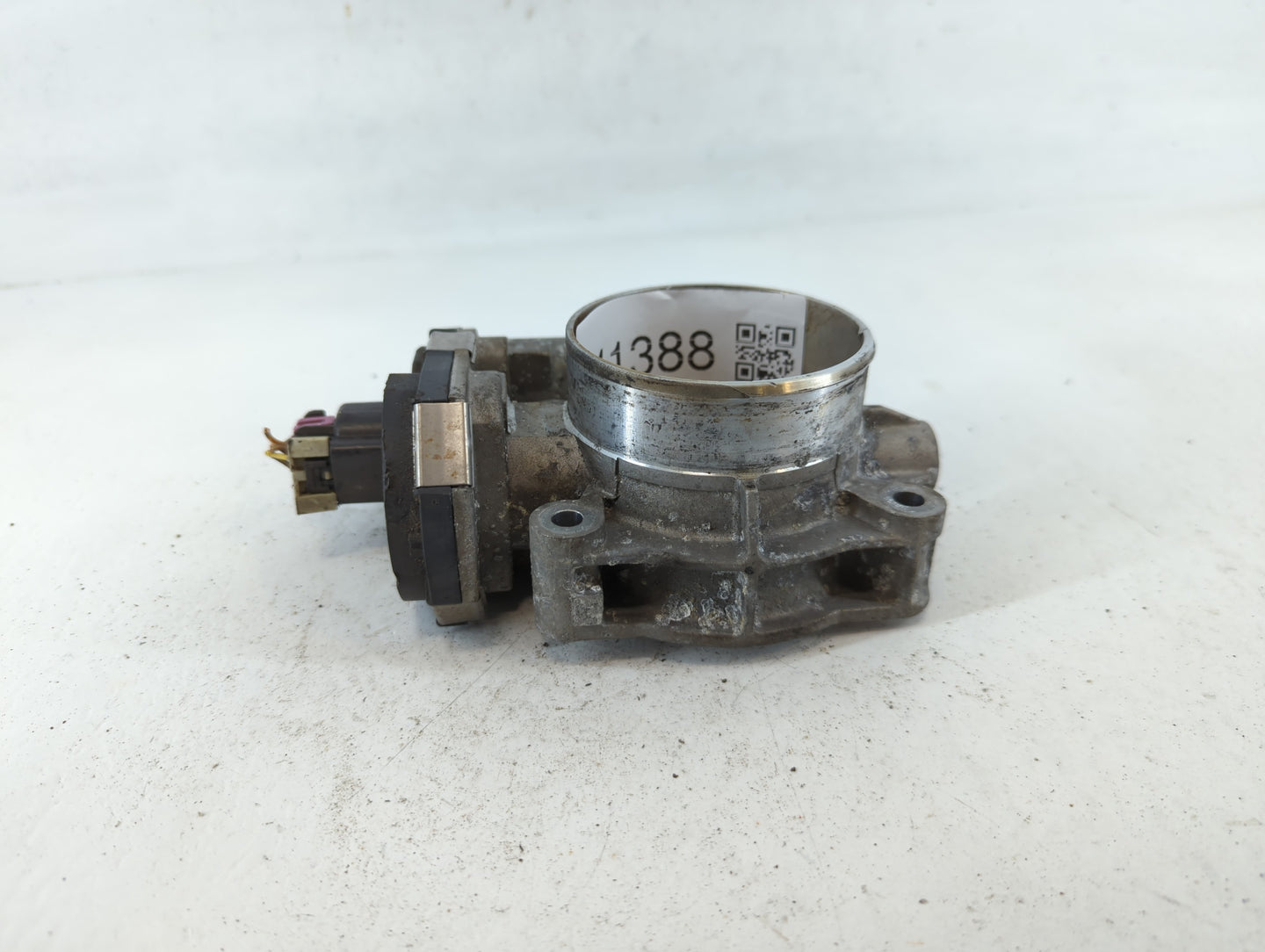 2010-2011 Buick Lacrosse Throttle Body P/N:AA995AA4566 Fits Fits 2007 2008 2009 2010 2011 OEM Used Auto Parts - Oemusedautoparts1.com