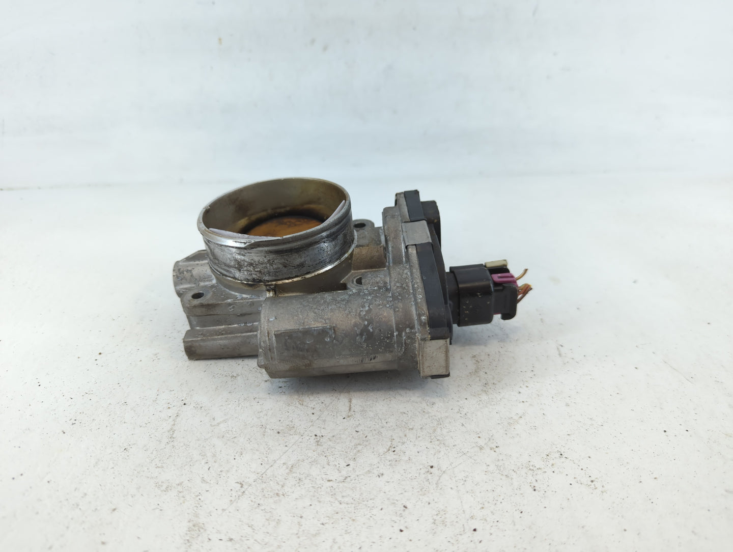 2010-2011 Buick Lacrosse Throttle Body P/N:AA995AA4566 Fits Fits 2007 2008 2009 2010 2011 OEM Used Auto Parts - Oemusedautoparts1.com