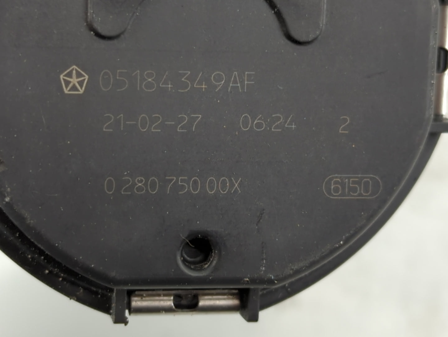 2011-2022 Chrysler 300 Throttle Body P/N:0 280 750 00X 05184349AF Fits OEM Used Auto Parts - Oemusedautoparts1.com