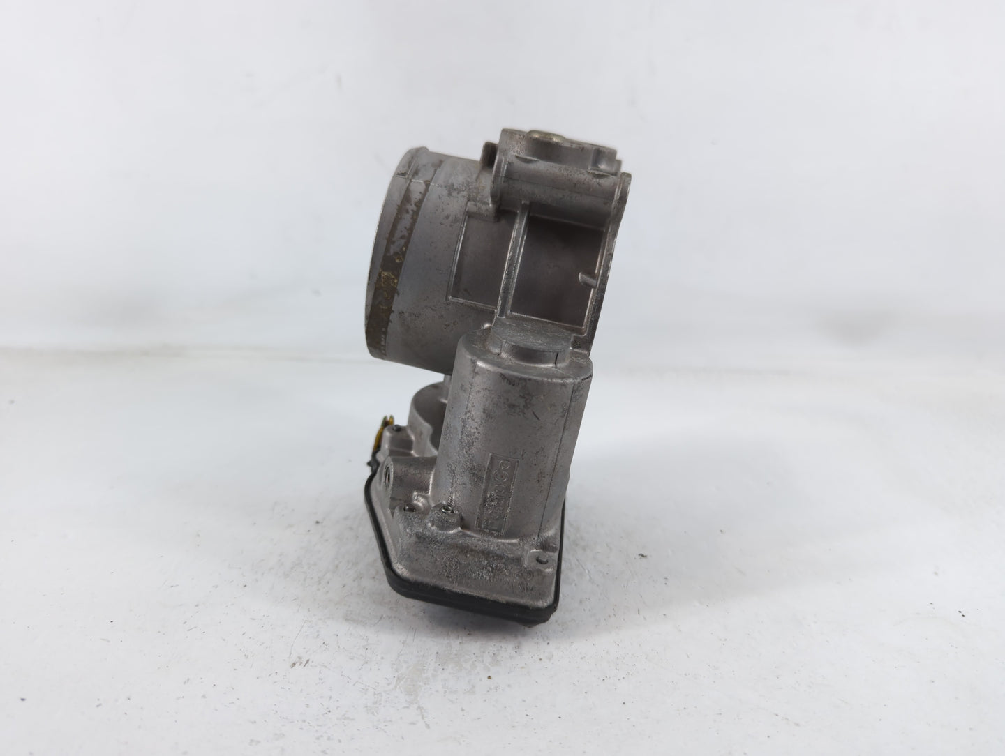 2013-2019 Ford Taurus Throttle Body P/N:2C1323A-0811 Fits Fits 2011 2012 2013 2014 2015 2016 2017 2018 2019 OEM Used Auto Parts - Oemusedautoparts1.com