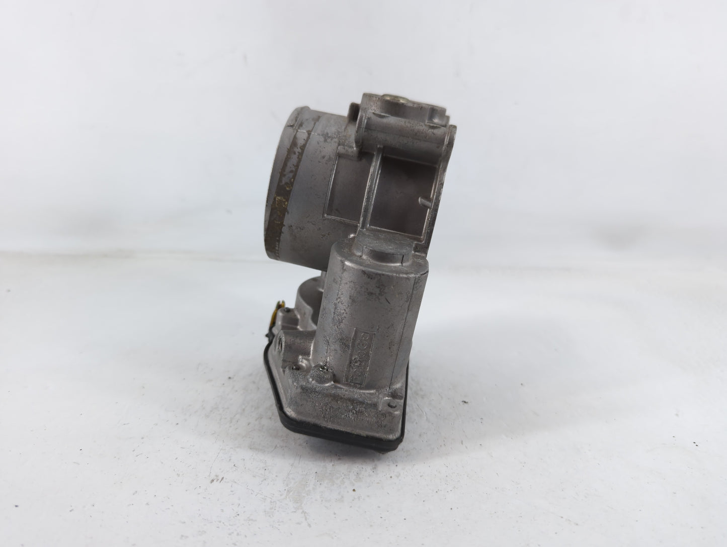 2013-2019 Ford Taurus Throttle Body P/N:2C1323A-0811 Fits Fits 2011 2012 2013 2014 2015 2016 2017 2018 2019 OEM Used Auto Parts - Oemusedautoparts1.com