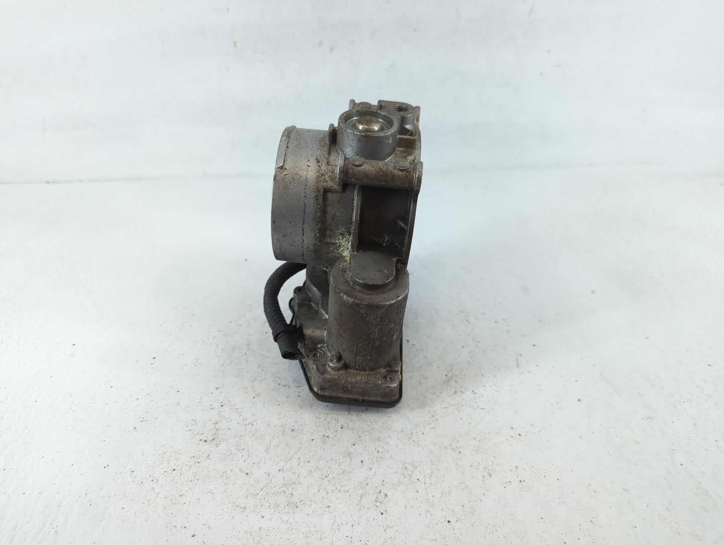 2015-2019 Ford Transit-150 Throttle Body P/N:171634001984 AT4E-9F991-EL Fits Fits 2011 2012 2013 2014 2015 2016 2017 2018 2019 OEM Used Auto Parts - Oemusedautoparts1.com