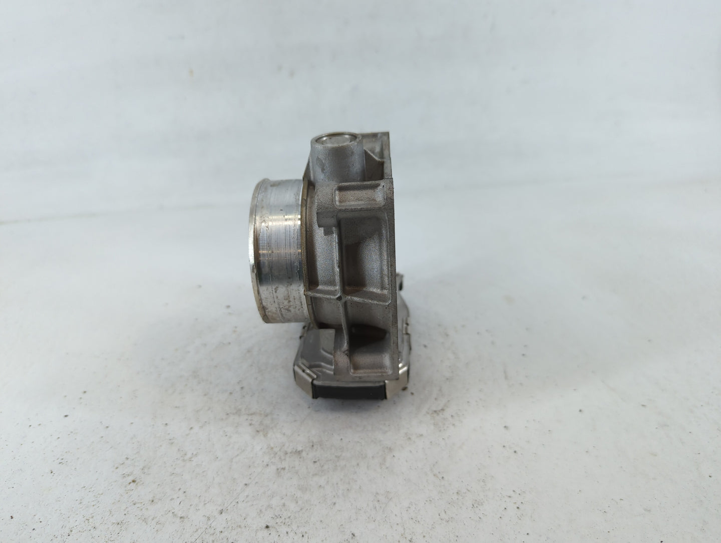 2017-2020 Buick Envision Throttle Body P/N:12670839AA Fits Fits 2013 2014 2015 2017 2018 2019 2020 OEM Used Auto Parts - Oemusedautoparts1.com