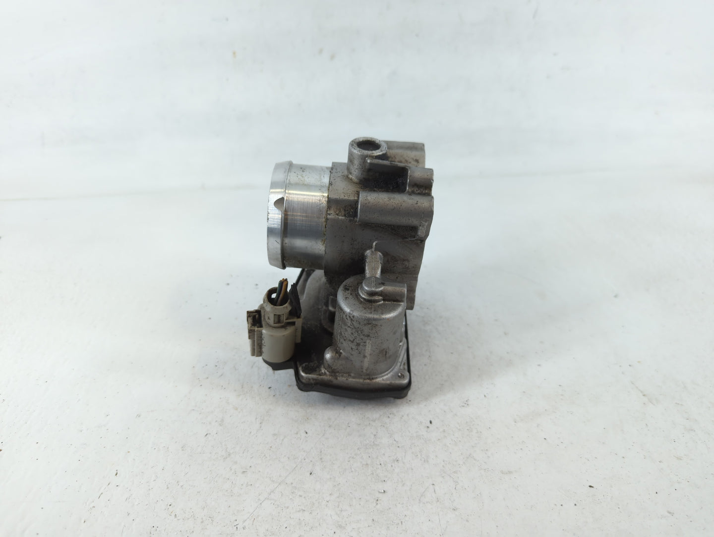 2014-2020 Ford Fusion Throttle Body P/N:DS7G-9F991-BB B14 343 5659 Fits Fits 2014 2015 2016 2017 2018 2019 2020 OEM Used Auto Parts - Oemusedautoparts1.com