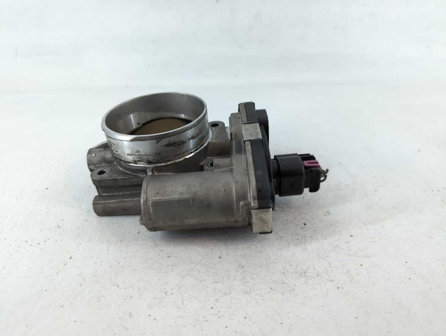 2010 Chevrolet Traverse Throttle Body P/N:0320AA995AA5427C Fits Fits 2007 2008 2009 2011 OEM Used Auto Parts - Oemusedautoparts1.com