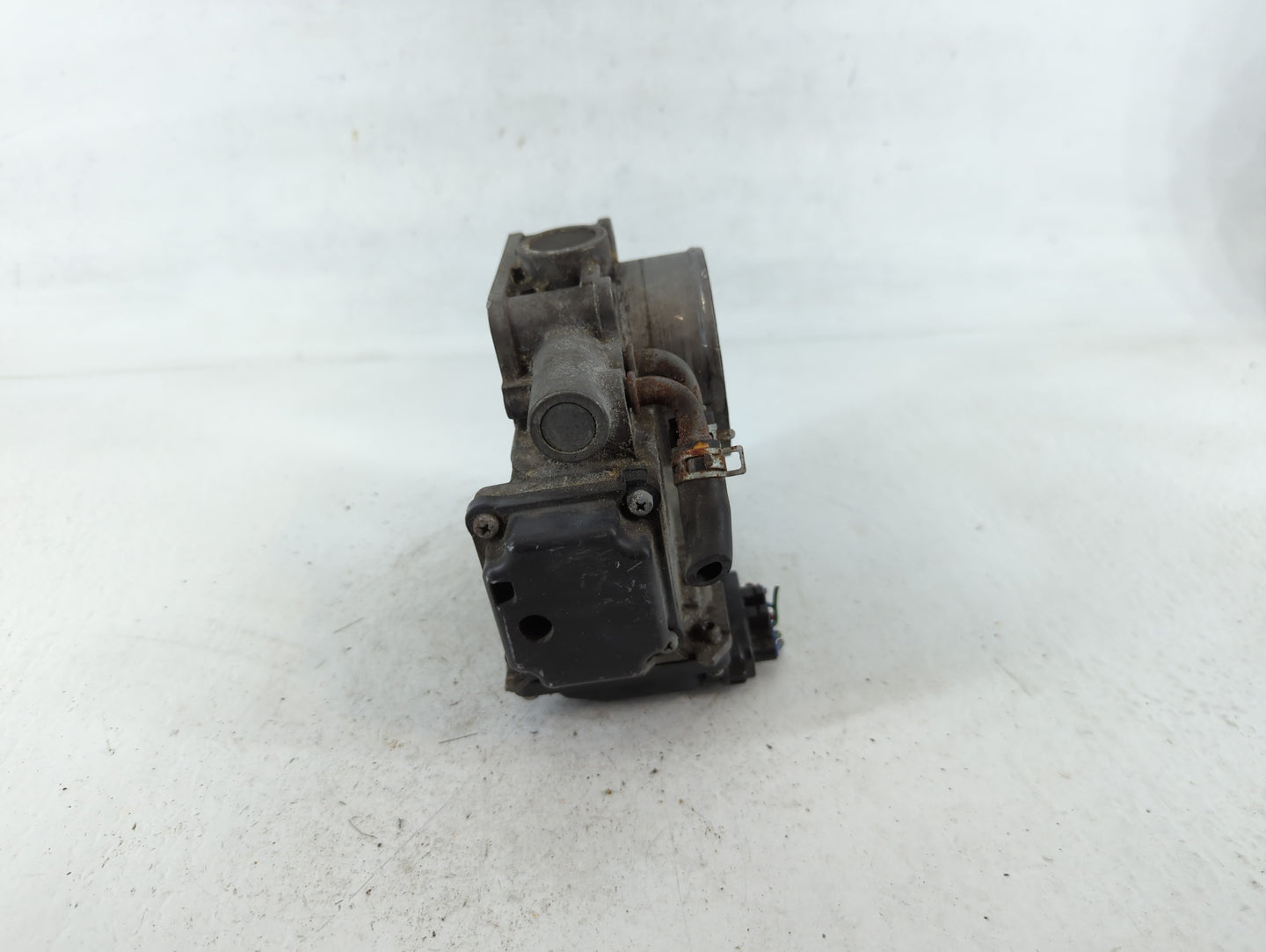 2008-2012 Honda Accord Throttle Body Fits Fits 2008 2009 2010 2011 2012 OEM Used Auto Parts - Oemusedautoparts1.com