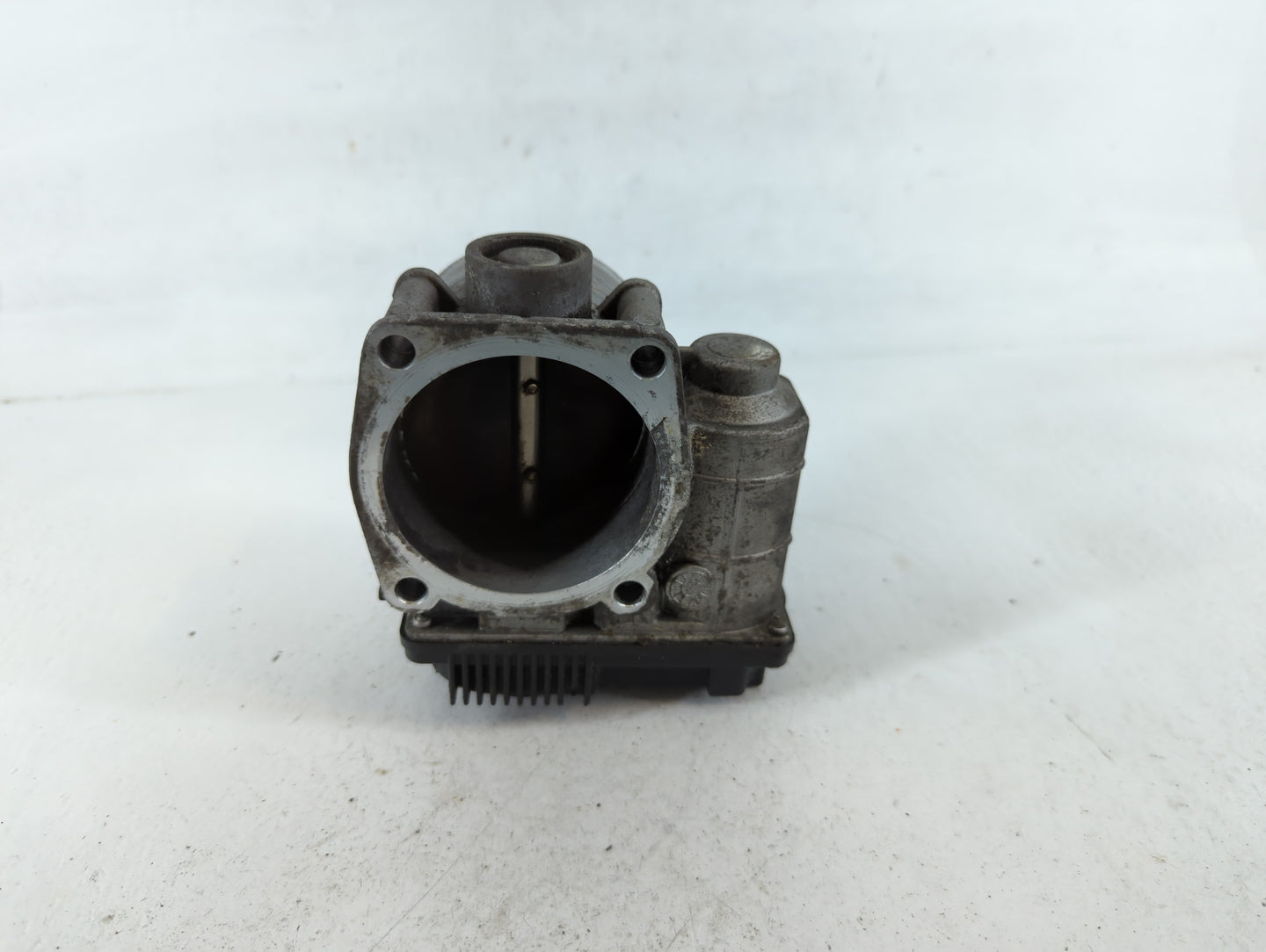 2003-2005 Infiniti Fx35 Throttle Body P/N:05402H RME70-04 Fits Fits 2002 2003 2004 2005 2006 OEM Used Auto Parts - Oemusedautoparts1.com