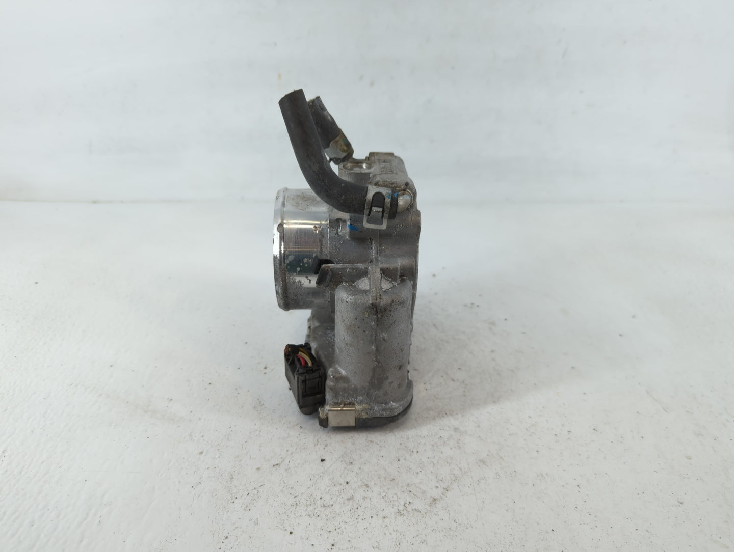 2019-2020 Hyundai Santa Fe Throttle Body P/N:35100-2G600 Fits Fits 2015 2016 2017 2018 2019 2020 2021 OEM Used Auto Parts - Oemusedautoparts1.com