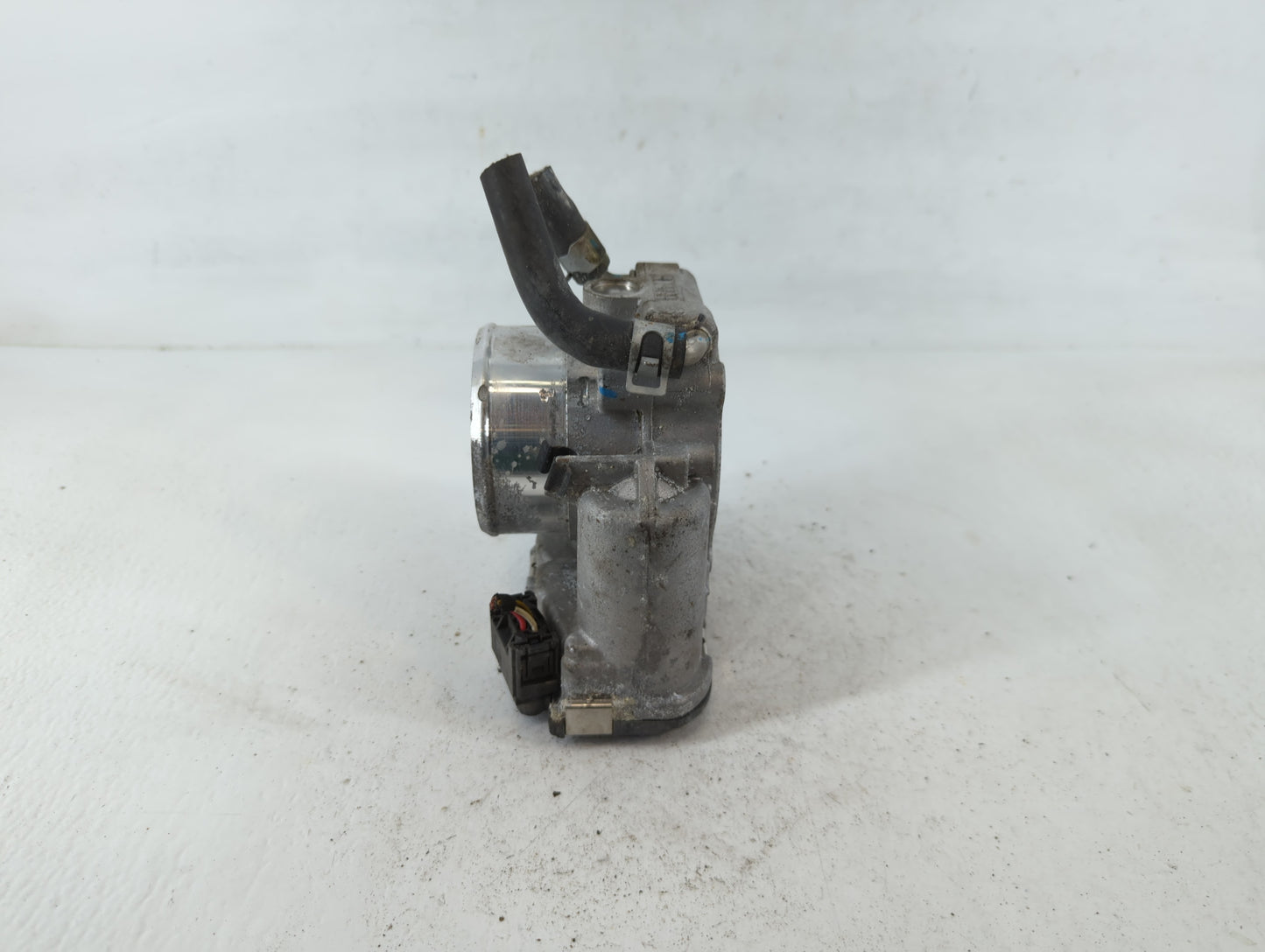 2019-2020 Hyundai Santa Fe Throttle Body P/N:35100-2G600 Fits Fits 2015 2016 2017 2018 2019 2020 2021 OEM Used Auto Parts - Oemusedautoparts1.com