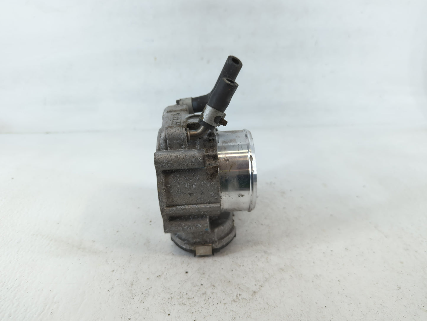 2019-2020 Hyundai Santa Fe Throttle Body P/N:35100-2G600 Fits Fits 2015 2016 2017 2018 2019 2020 2021 OEM Used Auto Parts - Oemusedautoparts1.com