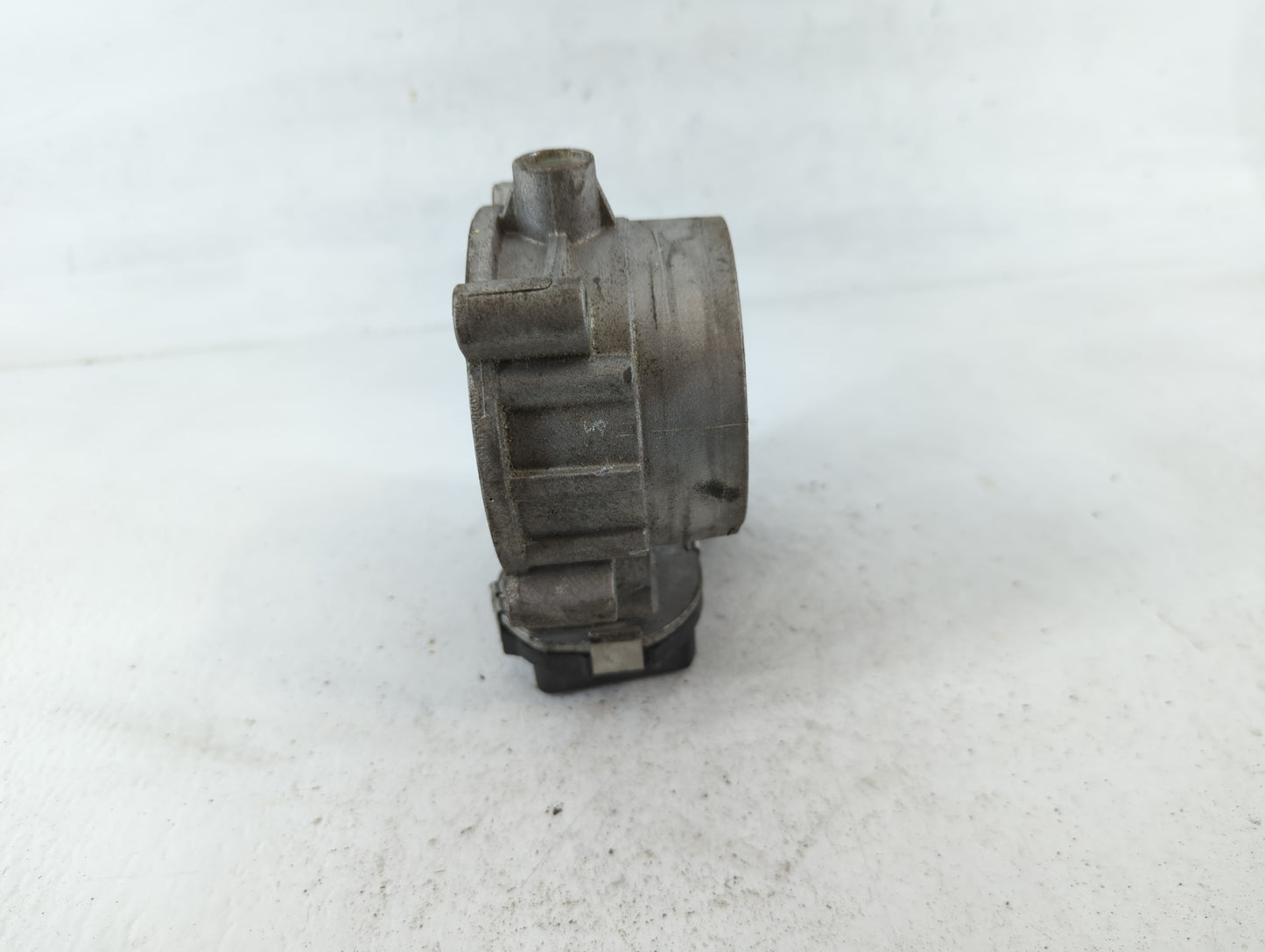 2013-2022 Dodge Challenger Throttle Body P/N:53034251AD Fits Fits 2012 2013 2014 2015 2016 2017 2018 2019 2020 2021 2022 OEM Used Auto Parts - Oemusedautoparts1.com