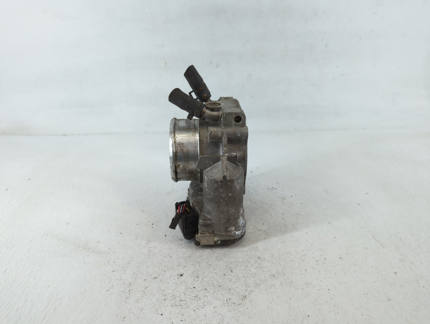 2011-2015 Kia Optima Throttle Body P/N:35100-2G710 Fits Fits 2011 2012 2013 2014 2015 2016 OEM Used Auto Parts - Oemusedautoparts1.com