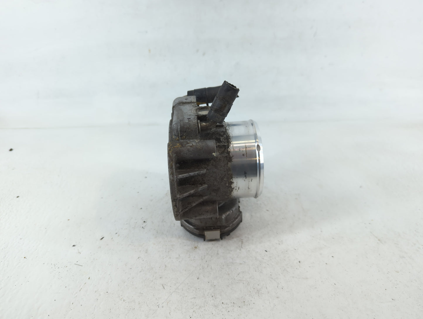 2011-2015 Kia Optima Throttle Body P/N:35100-2G700 Fits Fits 2011 2012 2013 2014 2015 2016 OEM Used Auto Parts - Oemusedautoparts1.com