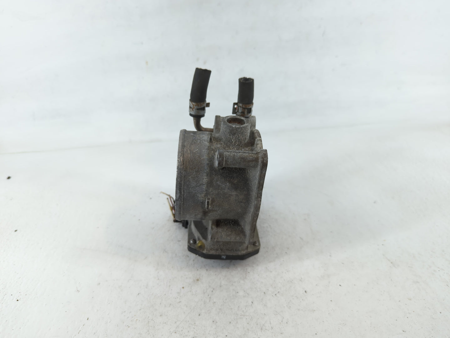 2007-2016 Toyota Sienna Throttle Body P/N:22030-0P050 Fits OEM Used Auto Parts - Oemusedautoparts1.com