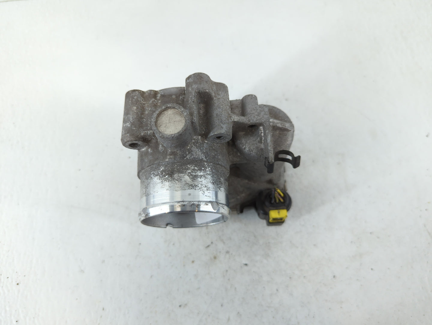 2014-2019 Ford Fiesta Throttle Body P/N:7S7G-9F991-CA Fits Fits 2013 2014 2015 2016 2017 2018 2019 OEM Used Auto Parts - Oemusedautoparts1.com