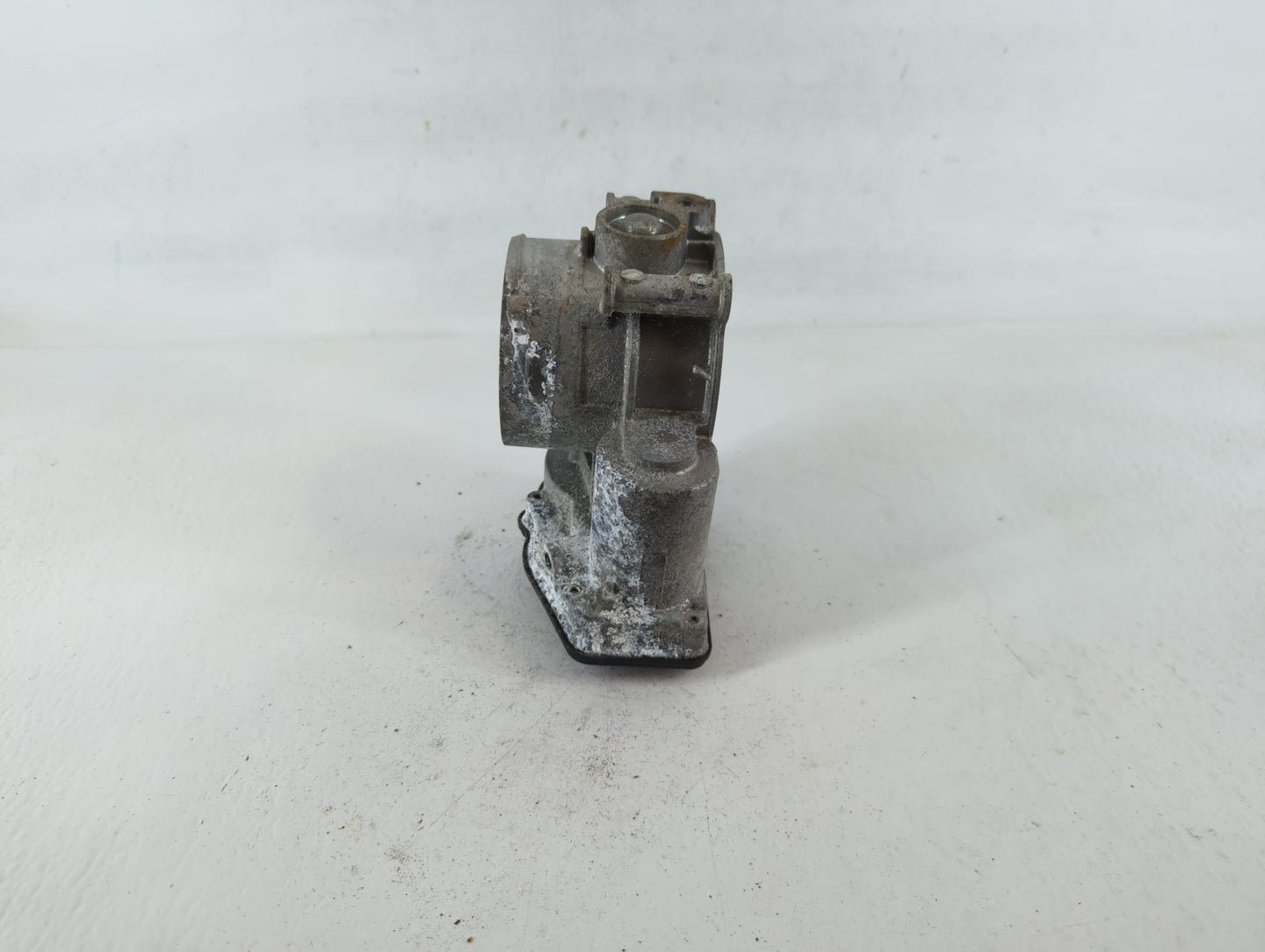 2011-2019 Ford Explorer Throttle Body P/N:171394001777 AT4E-9F991-EL Fits Fits 2011 2012 2013 2014 2015 2016 2017 2018 2019 OEM Used Auto Parts - Oemusedautoparts1.com