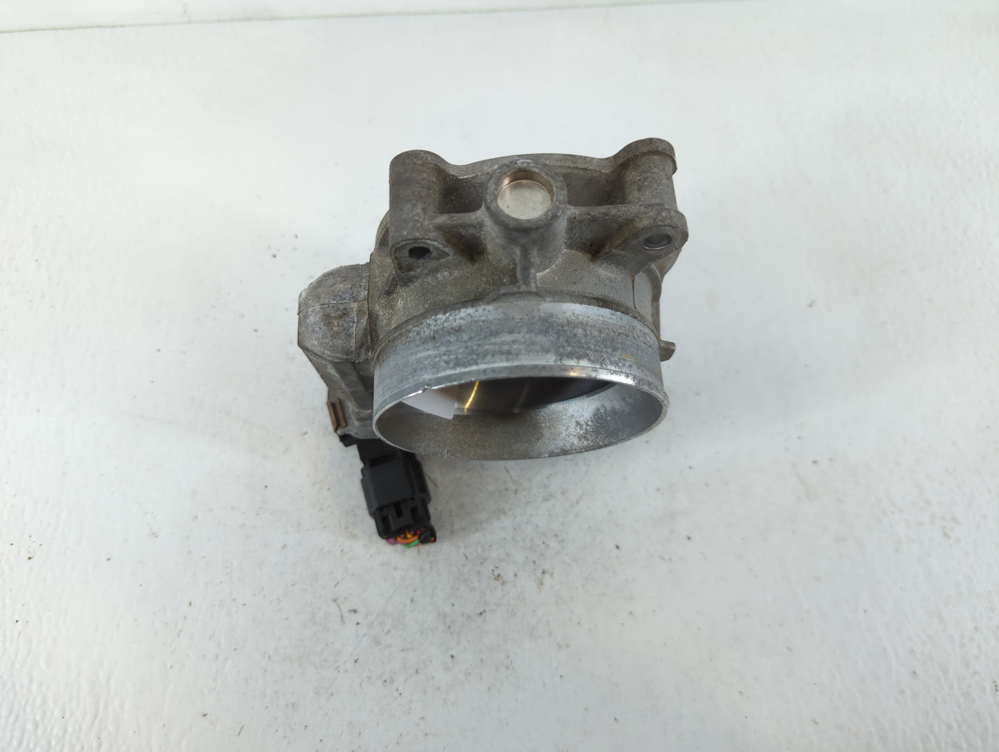 2006-2011 Cadillac Dts Throttle Body P/N:RME87-2B5495 Fits Fits 2006 2007 2008 2009 2010 2011 OEM Used Auto Parts - Oemusedautoparts1.com