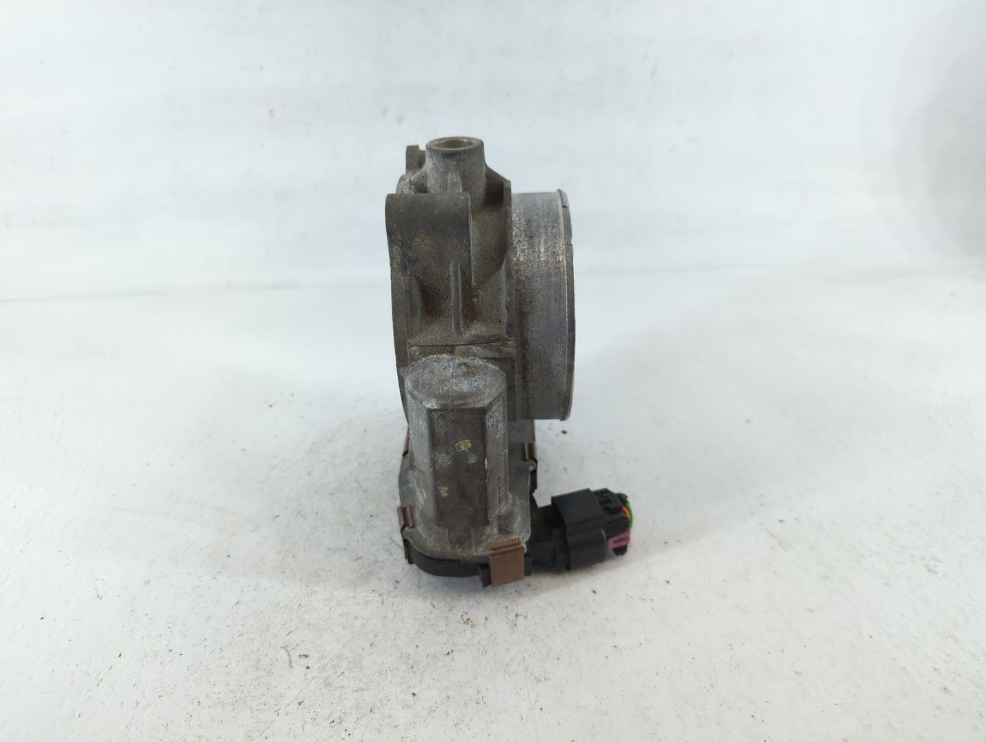 2006-2011 Cadillac Dts Throttle Body P/N:RME87-2B5495 Fits Fits 2006 2007 2008 2009 2010 2011 OEM Used Auto Parts - Oemusedautoparts1.com