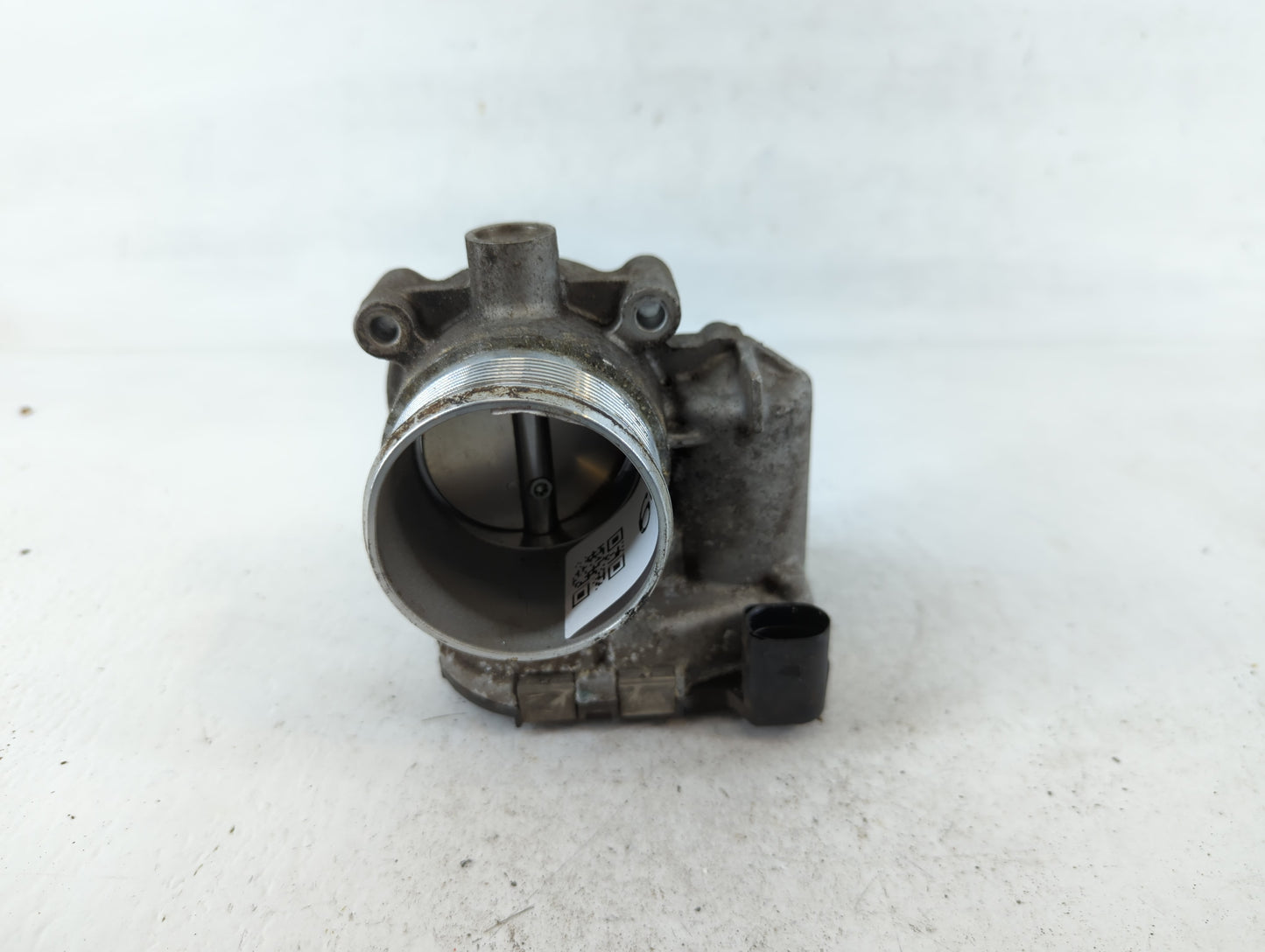 2014-2017 Volkswagen Passat Throttle Body P/N:06K 133 062 D Fits Fits 2014 2015 2016 2017 OEM Used Auto Parts - Oemusedautoparts1.com