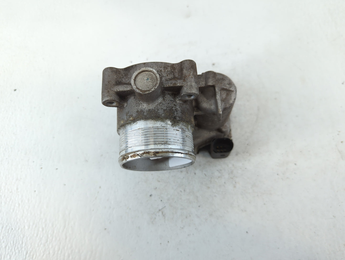 2014-2017 Volkswagen Passat Throttle Body P/N:06K 133 062 D Fits Fits 2014 2015 2016 2017 OEM Used Auto Parts - Oemusedautoparts1.com