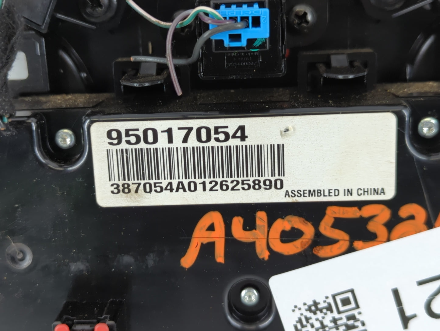 2011-2012 Chevrolet Cruze Climate Control Module Temperature AC/Heater Replacement P/N:95017054 Fits Fits 2011 2012 OEM Used Auto Parts - Oemusedautoparts1.com