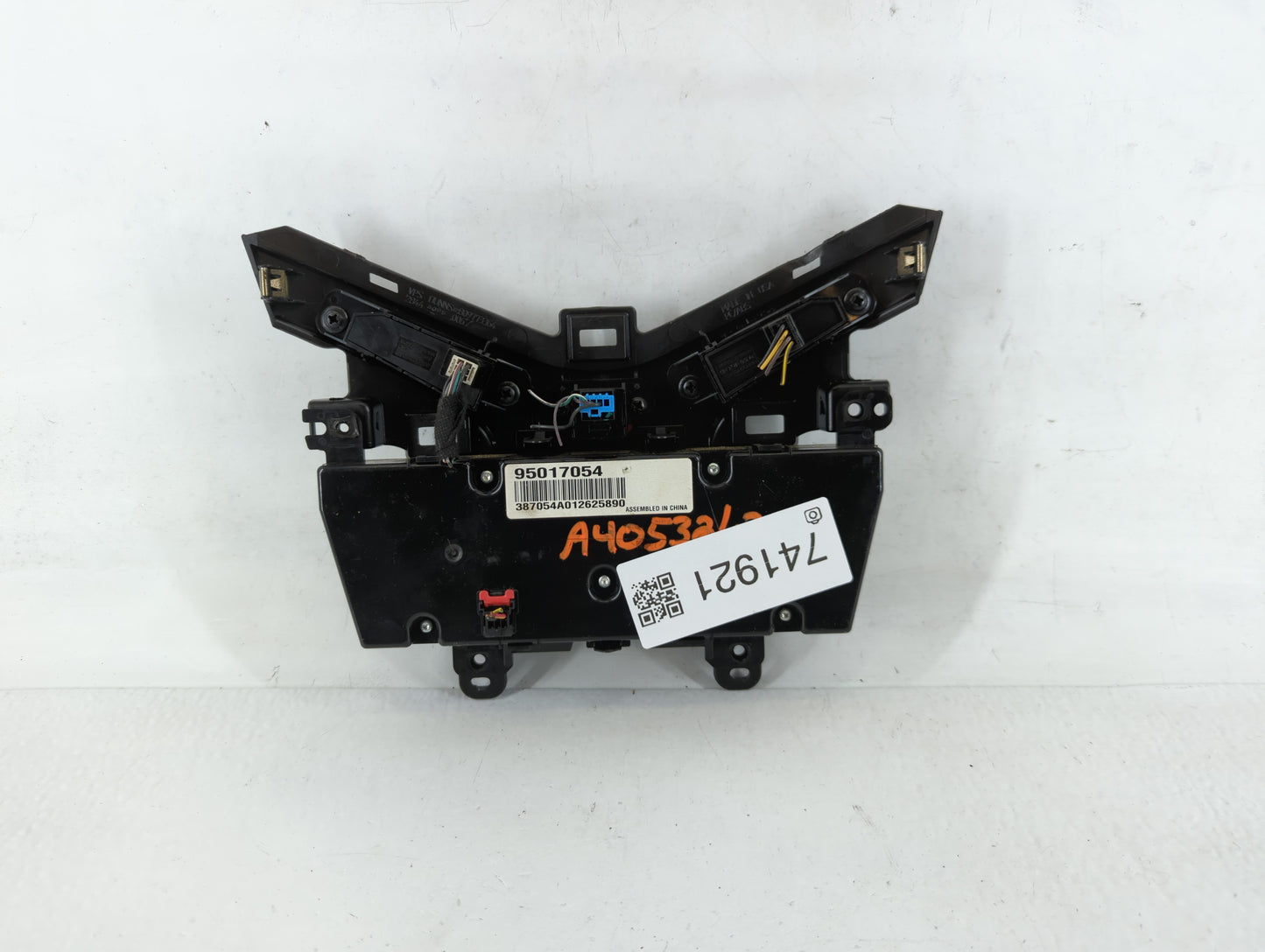 2011-2012 Chevrolet Cruze Climate Control Module Temperature AC/Heater Replacement P/N:95017054 Fits Fits 2011 2012 OEM Used Auto Parts - Oemusedautoparts1.com