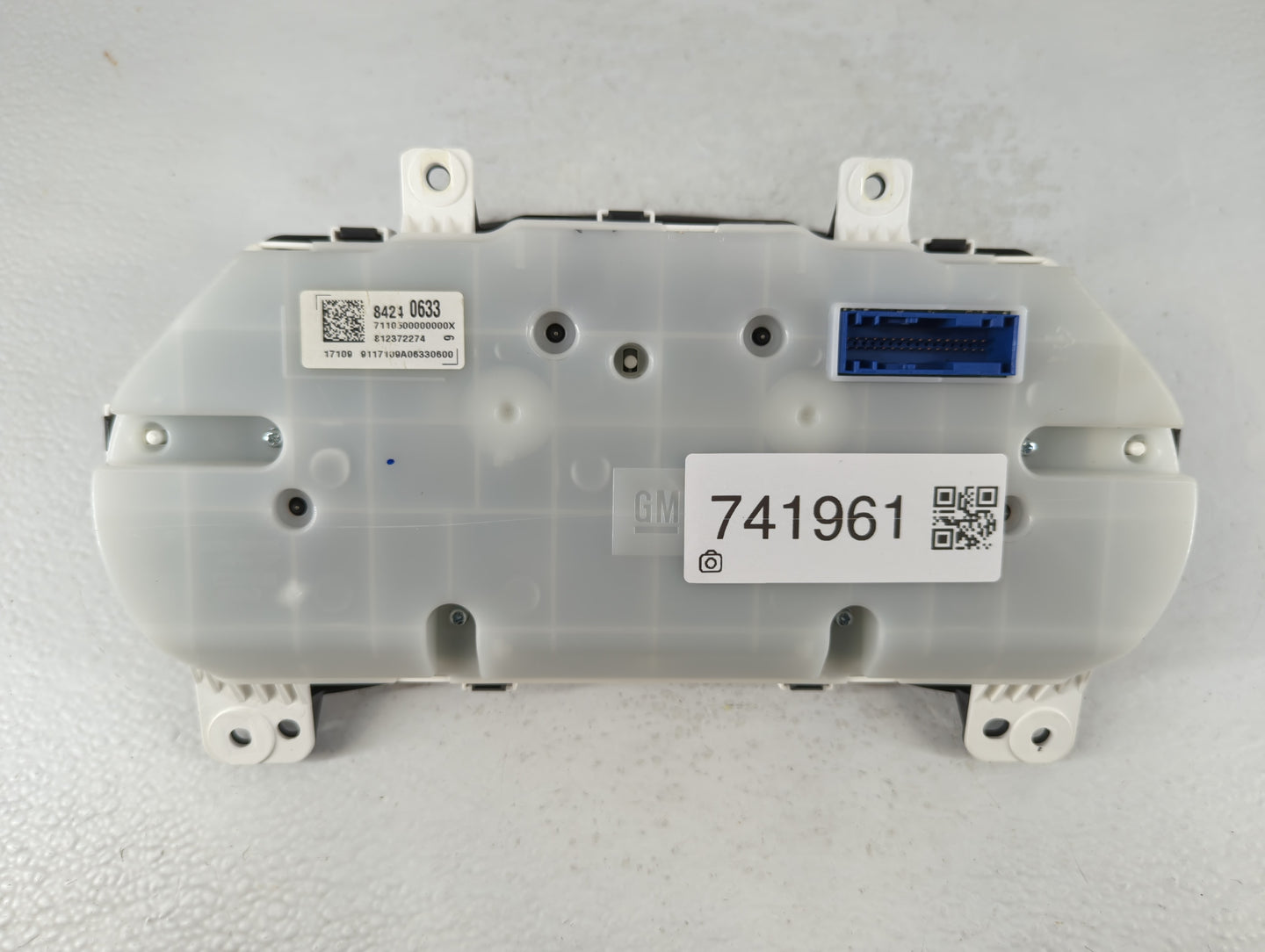 2018 Chevrolet Equinox Instrument Cluster Speedometer Gauges P/N:84240633 Fits OEM Used Auto Parts - Oemusedautoparts1.com