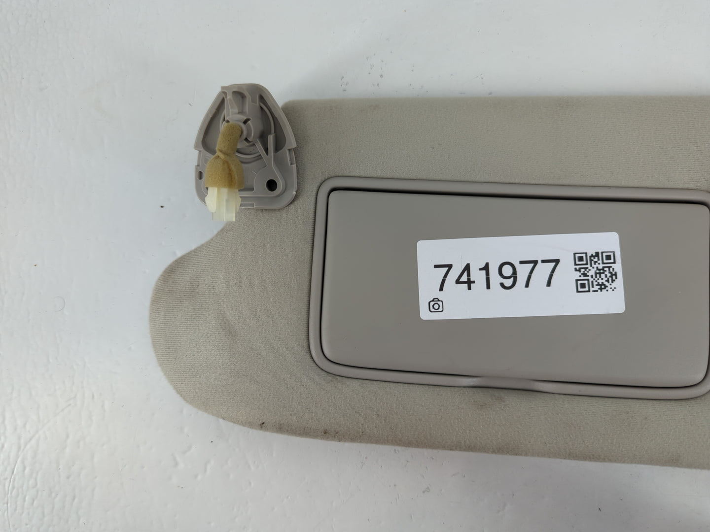 2014-2019 Infiniti Q70 Sun Visor Shade Replacement Driver Left Mirror Fits Fits 2011 2012 2013 2014 2015 2016 2017 2018 2019 OEM Used Auto Parts - Oemusedautoparts1.com