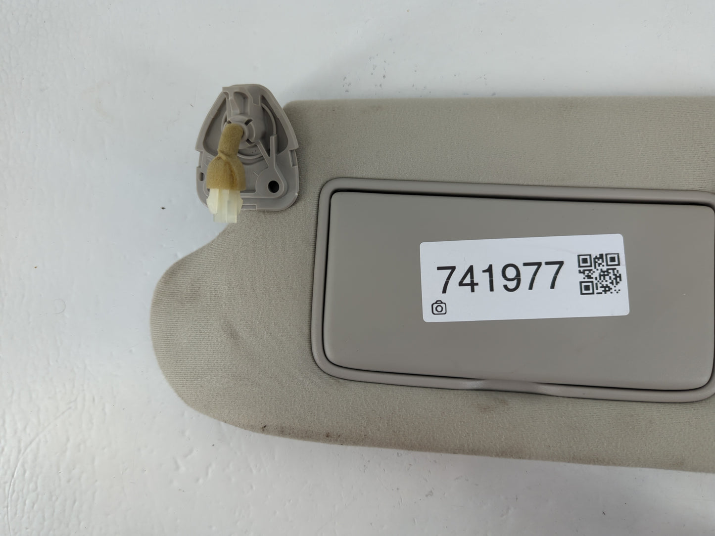 2014-2019 Infiniti Q70 Sun Visor Shade Replacement Driver Left Mirror Fits Fits 2011 2012 2013 2014 2015 2016 2017 2018 2019 OEM Used Auto Parts - Oemusedautoparts1.com