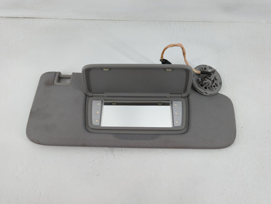 2018-2019 Chevrolet Equinox Sun Visor Shade Replacement Passenger Right Mirror Fits Fits 2018 2019 OEM Used Auto Parts - Oemusedautoparts1.com