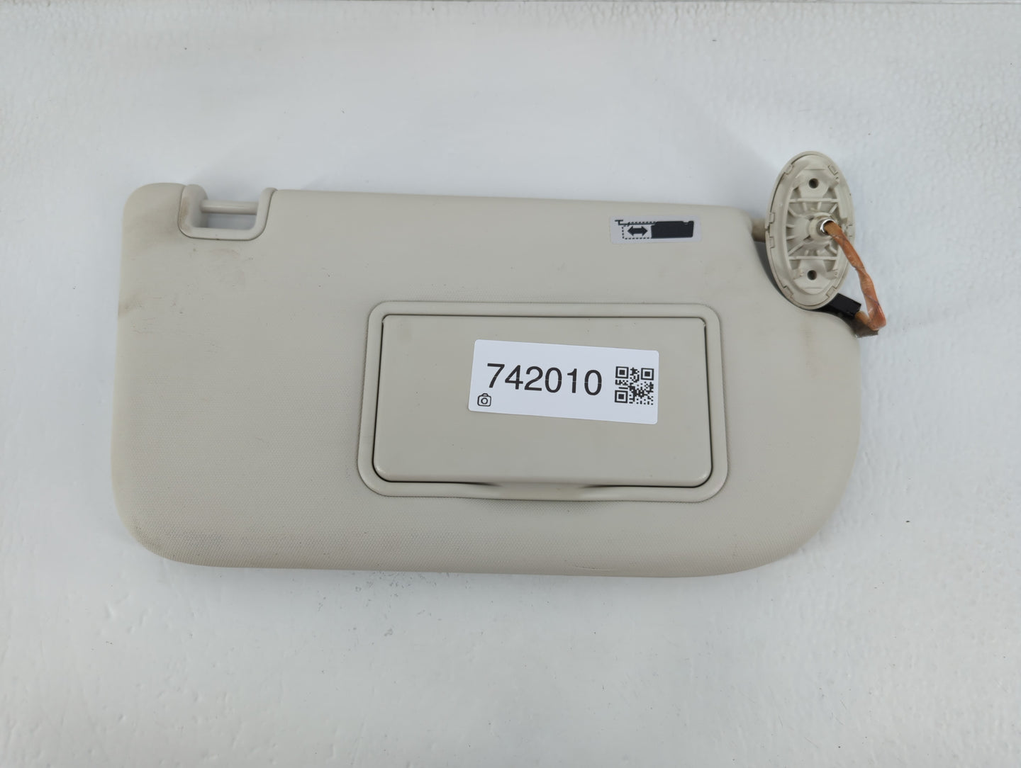 2013-2019 Ford Escape Sun Visor Shade Replacement Passenger Right Mirror Fits Fits 2013 2014 2015 2016 2017 2018 2019 OEM Used Auto Parts - Oemusedautoparts1.com