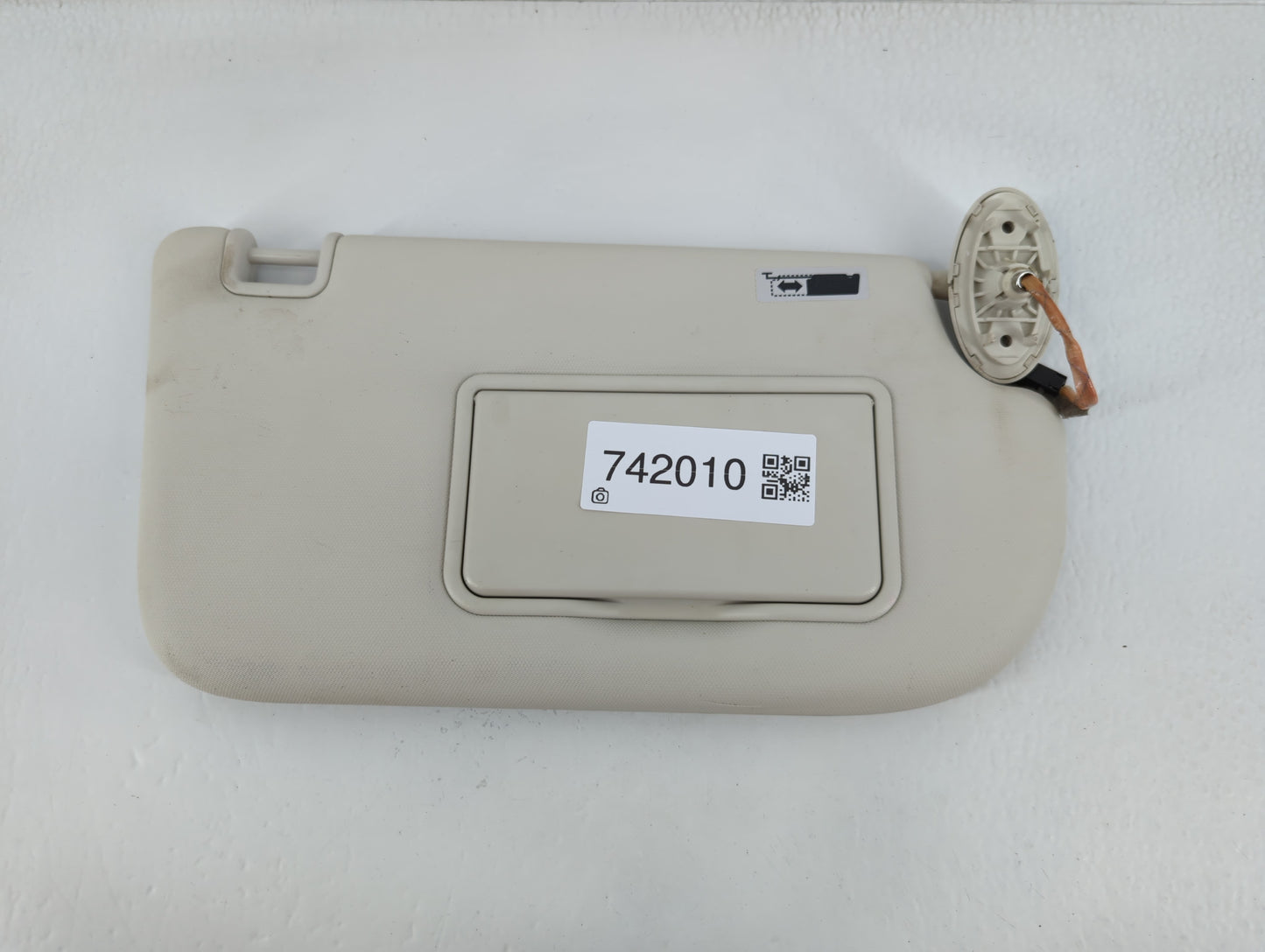 2013-2019 Ford Escape Sun Visor Shade Replacement Passenger Right Mirror Fits Fits 2013 2014 2015 2016 2017 2018 2019 OEM Used Auto Parts - Oemusedautoparts1.com