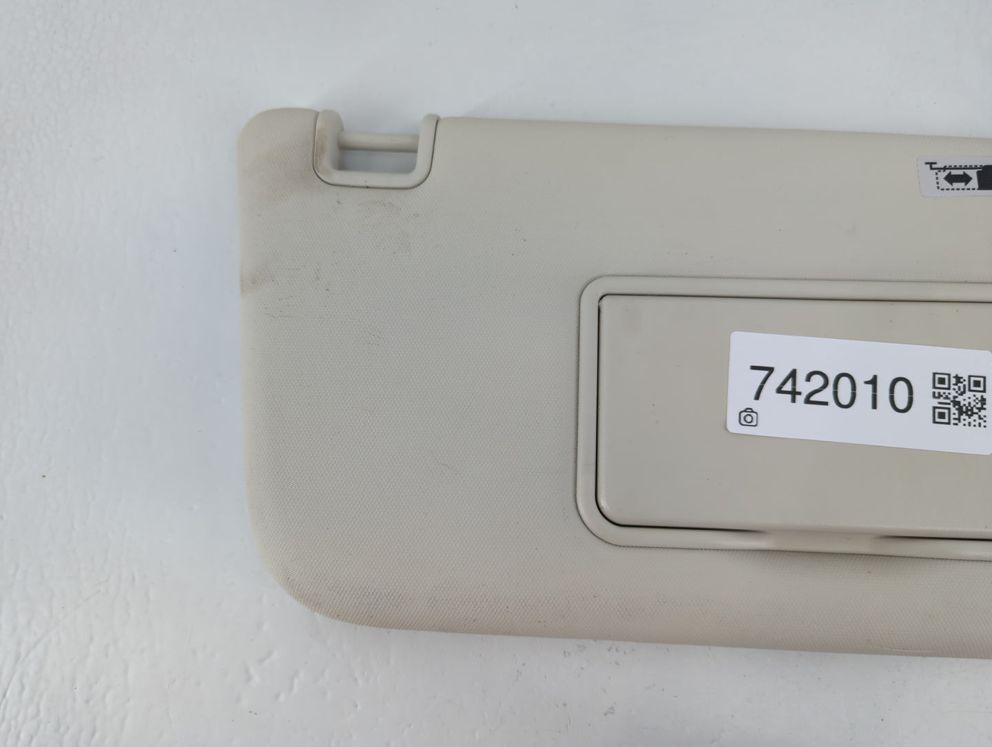 2013-2019 Ford Escape Sun Visor Shade Replacement Passenger Right Mirror Fits Fits 2013 2014 2015 2016 2017 2018 2019 OEM Used Auto Parts - Oemusedautoparts1.com