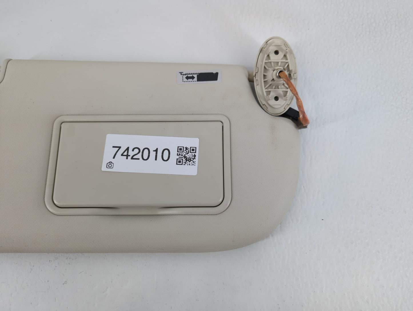 2013-2019 Ford Escape Sun Visor Shade Replacement Passenger Right Mirror Fits Fits 2013 2014 2015 2016 2017 2018 2019 OEM Used Auto Parts - Oemusedautoparts1.com