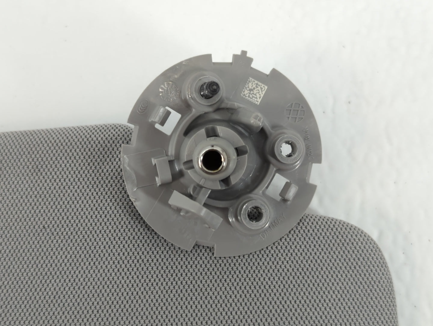 2017-2021 Chevrolet Trax Sun Visor Shade Replacement Passenger Right Mirror Fits Fits 2017 2018 2019 2020 2021 OEM Used Auto Parts - Oemusedautoparts1.com