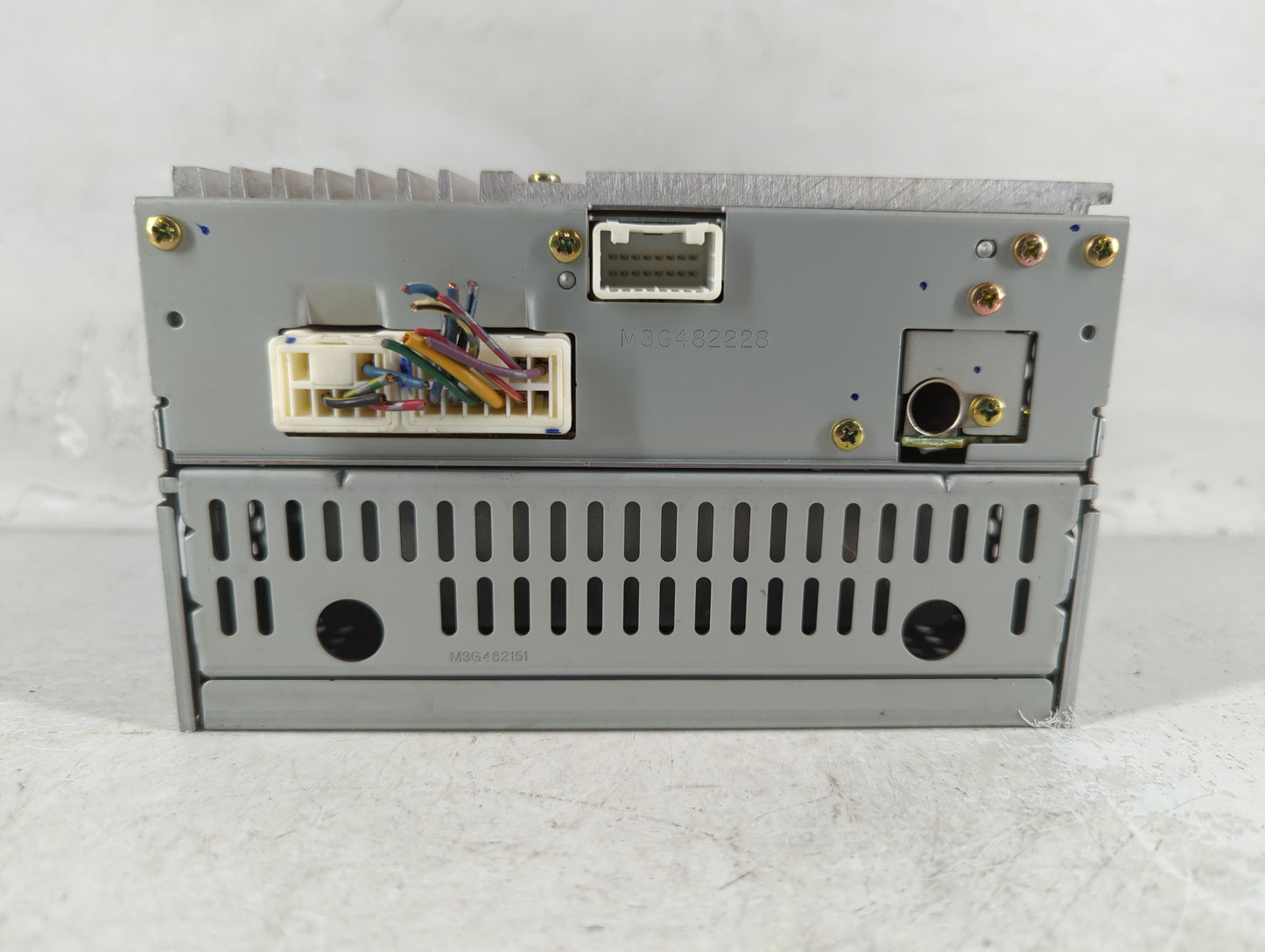 2003-2005 Nissan Altima Radio AM FM Cd Player Receiver Replacement P/N:28185 ZB001 Fits Fits 2003 2004 2005 OEM Used Auto Parts - Oemusedautoparts1.com