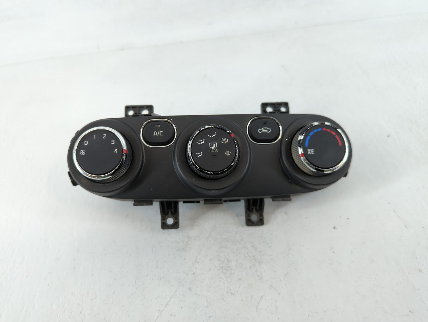 2021-2022 Jeep Wrangler Climate Control Module Temperature AC/Heater Replacement P/N:97250-B0AA0 Fits Fits 2021 2022 OEM Used Auto Parts - Oemusedautoparts1.com