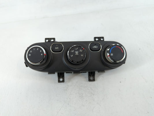 2021-2022 Jeep Wrangler Climate Control Module Temperature AC/Heater Replacement P/N:97250-B0AA0 Fits Fits 2021 2022 OEM Used Auto Parts - Oemusedautoparts1.com