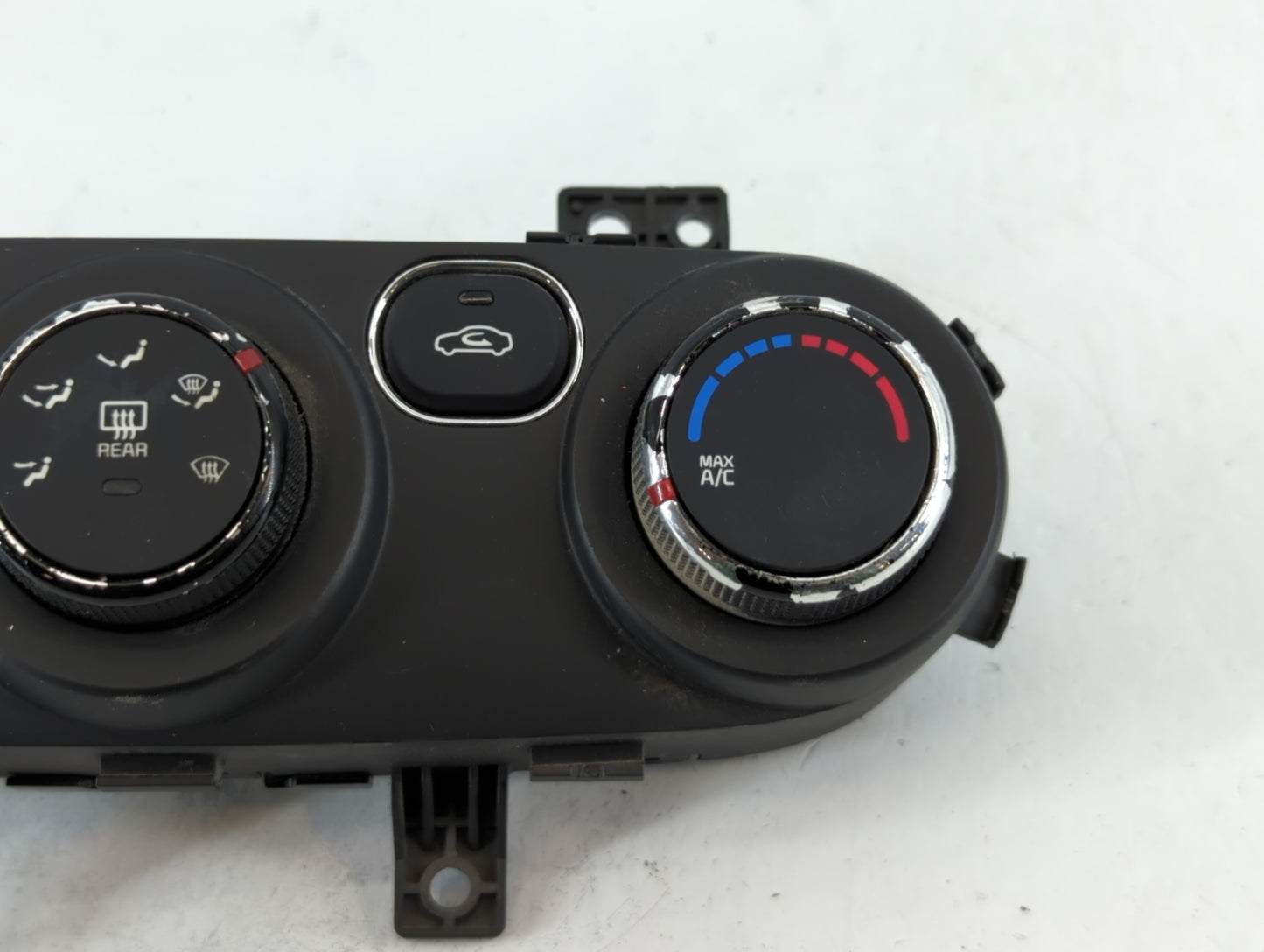 2021-2022 Jeep Wrangler Climate Control Module Temperature AC/Heater Replacement P/N:97250-B0AA0 Fits Fits 2021 2022 OEM Used Auto Parts - Oemusedautoparts1.com