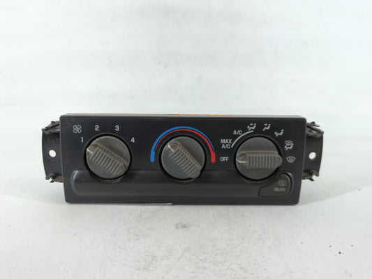 1998 Chevrolet Blazer Climate Control Module Temperature AC/Heater Replacement P/N:16233939 Fits OEM Used Auto Parts - Oemusedautoparts1.com