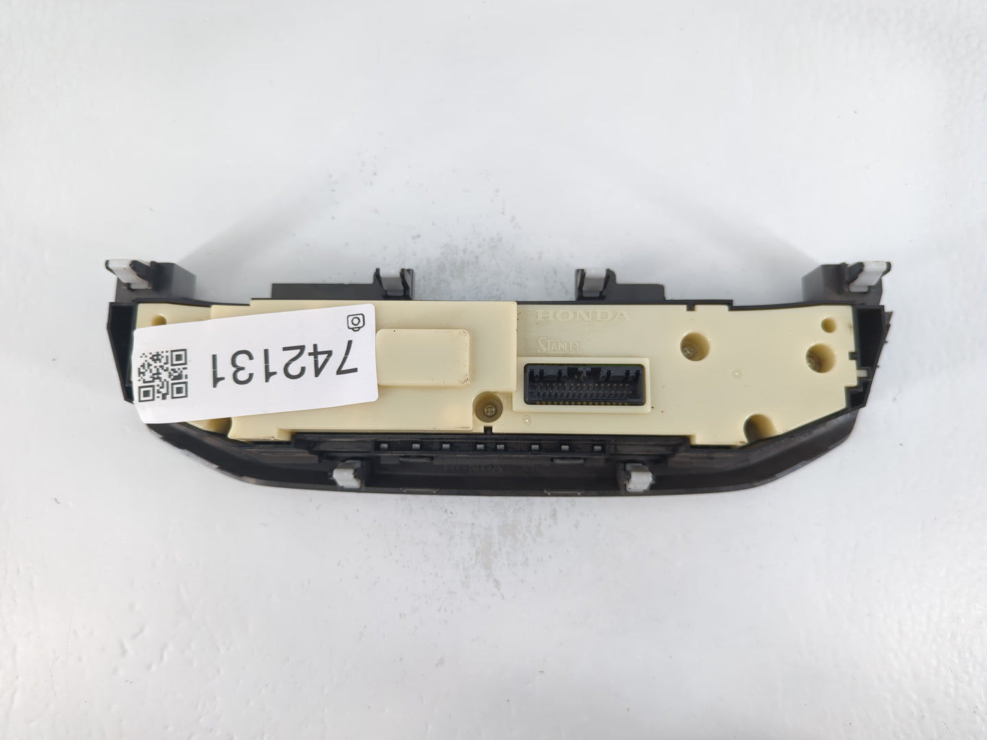 2013-2015 Honda Accord Climate Control Module Temperature AC/Heater Replacement P/N:04915084005 Fits Fits 2013 2014 2015 OEM Used Auto Parts - Oemusedautoparts1.com