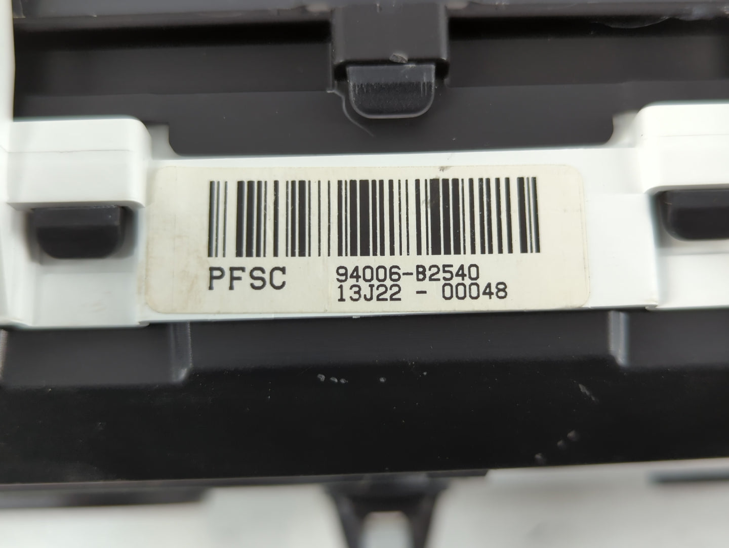 2014-2015 Kia Soul Instrument Cluster Speedometer Gauges P/N:13J22-00048 94006-B2540 Fits Fits 2014 2015 OEM Used Auto Parts - Oemusedautoparts1.com