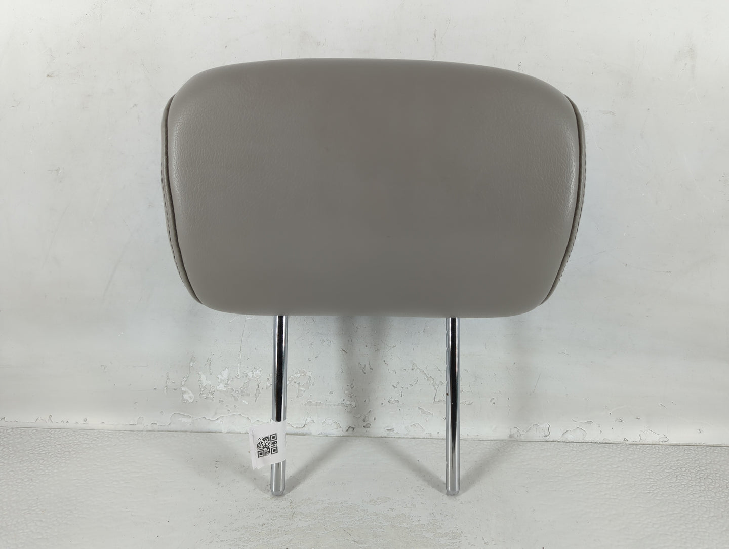 2010-2011 Nissan Armada Headrest Head Rest Front Driver Passenger Seat Fits Fits 2010 2011 OEM Used Auto Parts - Oemusedautoparts1.com