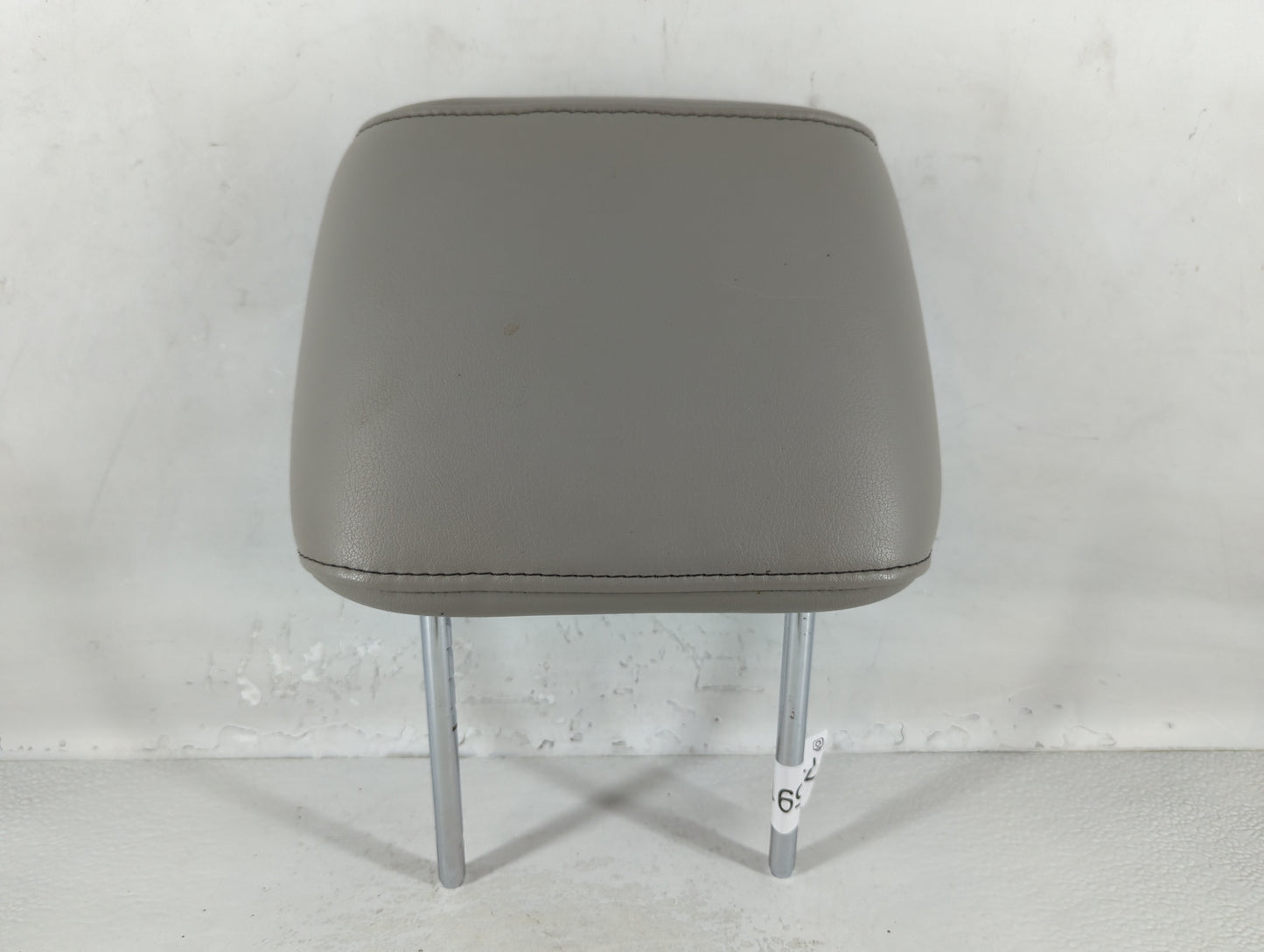 2010-2011 Nissan Armada Headrest Head Rest Front Driver Passenger Seat Fits Fits 2010 2011 OEM Used Auto Parts - Oemusedautoparts1.com