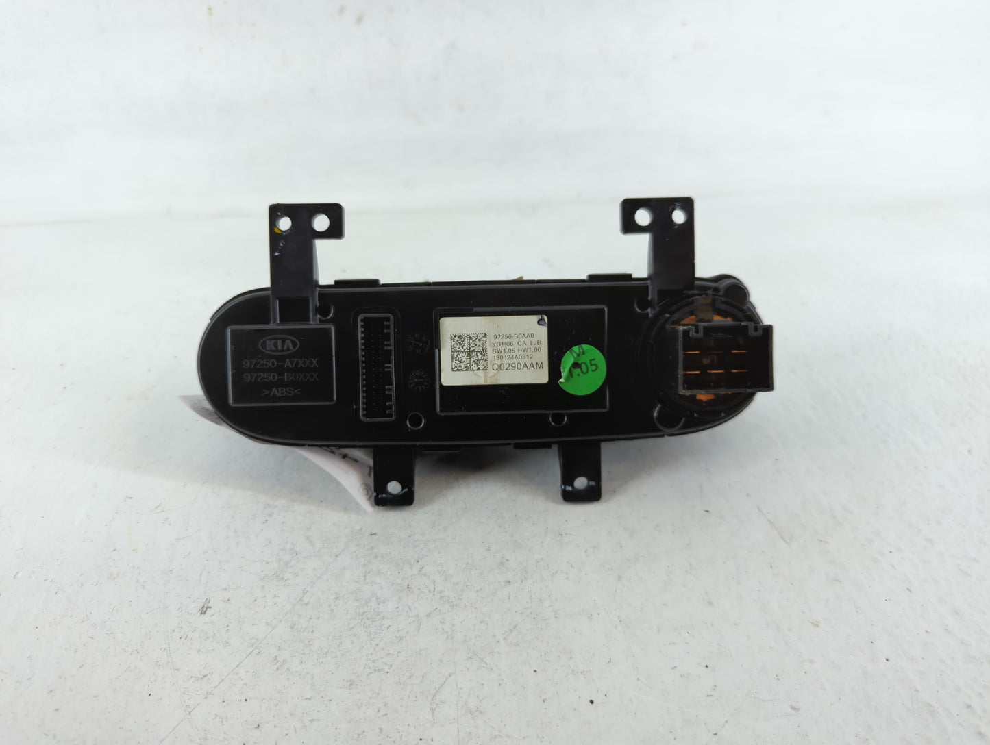 2017-2018 Kia Forte Climate Control Module Temperature AC/Heater Replacement P/N:Q0290AAM 97250-B0AA0 Fits Fits 2017 2018 OEM Used Auto Parts - Oemusedautoparts1.com