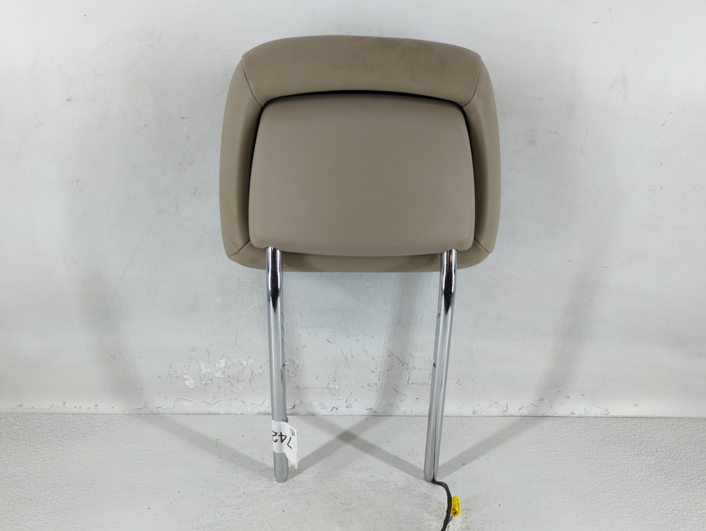 2016 Jeep Grand Cherokee Headrest Head Rest Front Driver Passenger Seat Fits OEM Used Auto Parts - Oemusedautoparts1.com